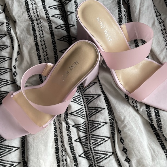 NWT NEVER WORN Nine West Pink heels - Picture 3 of 3